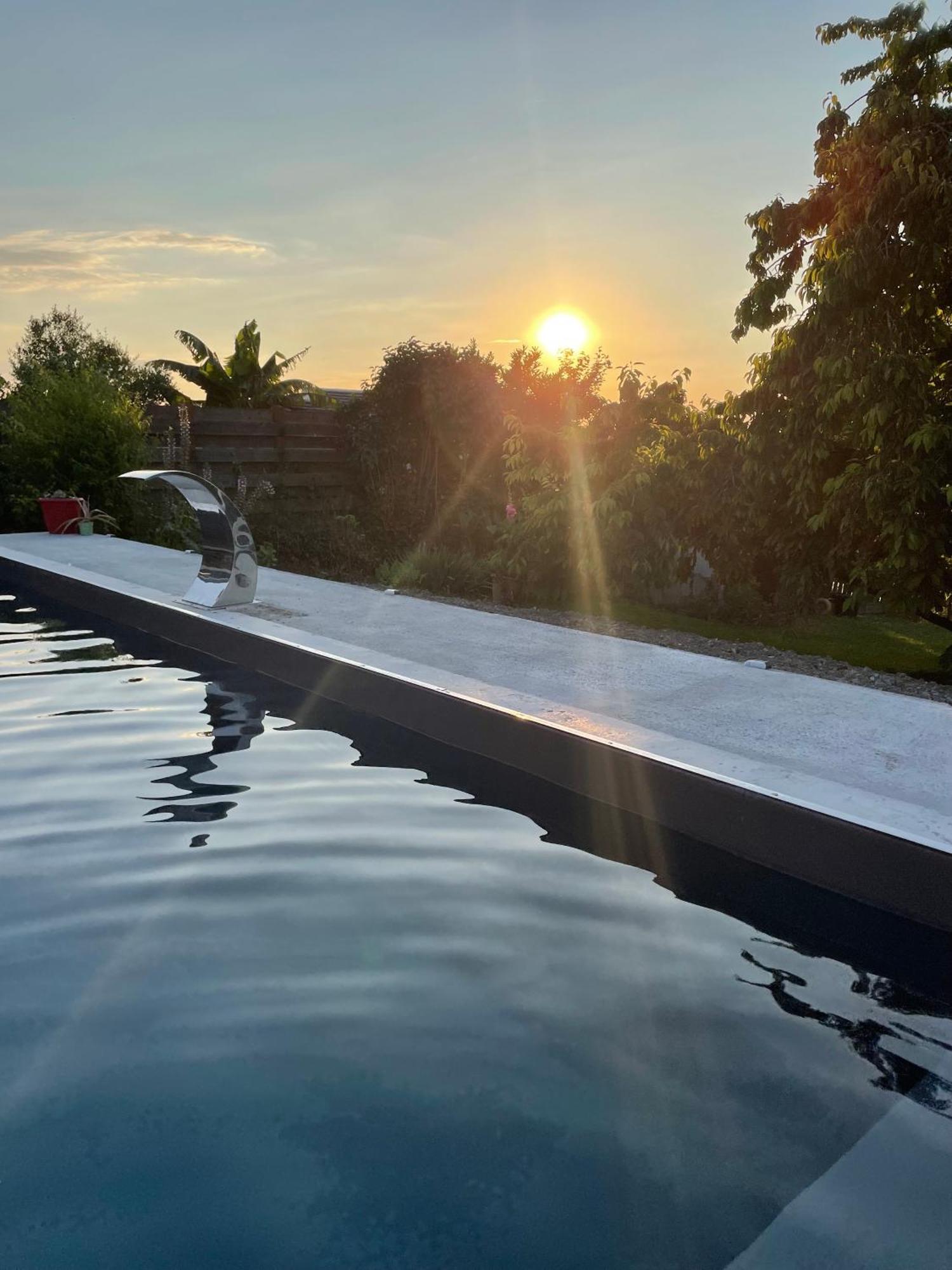 Au Calme Dans Le Marais Avec Piscine Hotel Yves Eksteriør billede